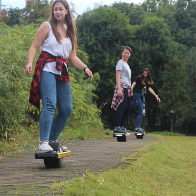 Papan Selancar Onewheel Manual Otomatis Dengan Satu Roda Besar Di Tengah