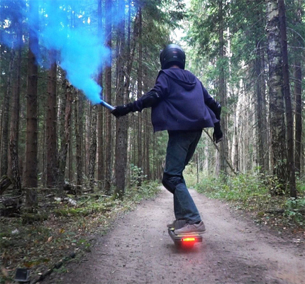 Balancing 1 Wheel Powered Skateboard 18 Sampai 25km 700W