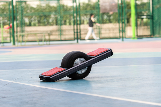 SGS 1000W Satu Roda Self Balancing Skateboard Dengan Lampu Kilau