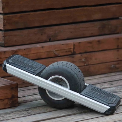 18-25km Dewasa Satu Roda Self Balancing Skateboard Dengan Lampu Kilau